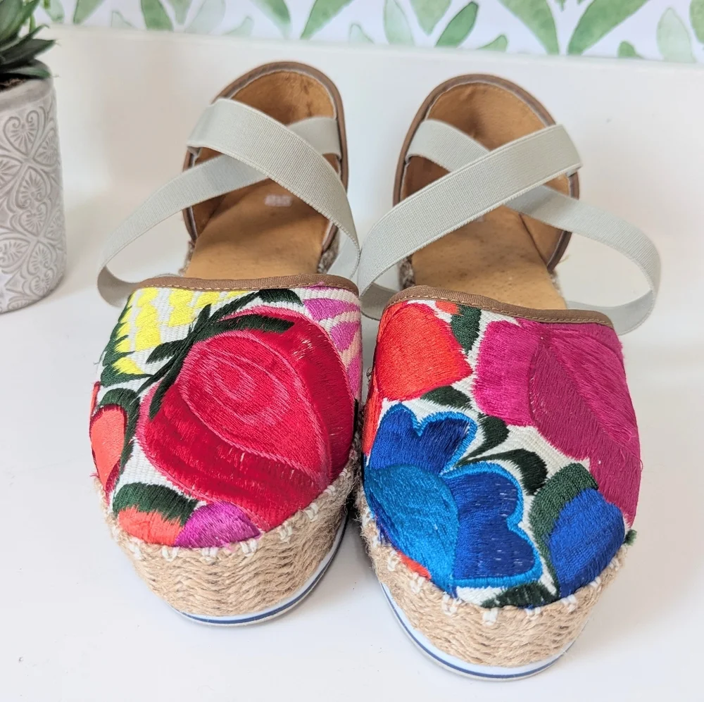Handmade Embroidered Flatform Sandals 8.5-9 Stretchy Ankle Strap Colorful